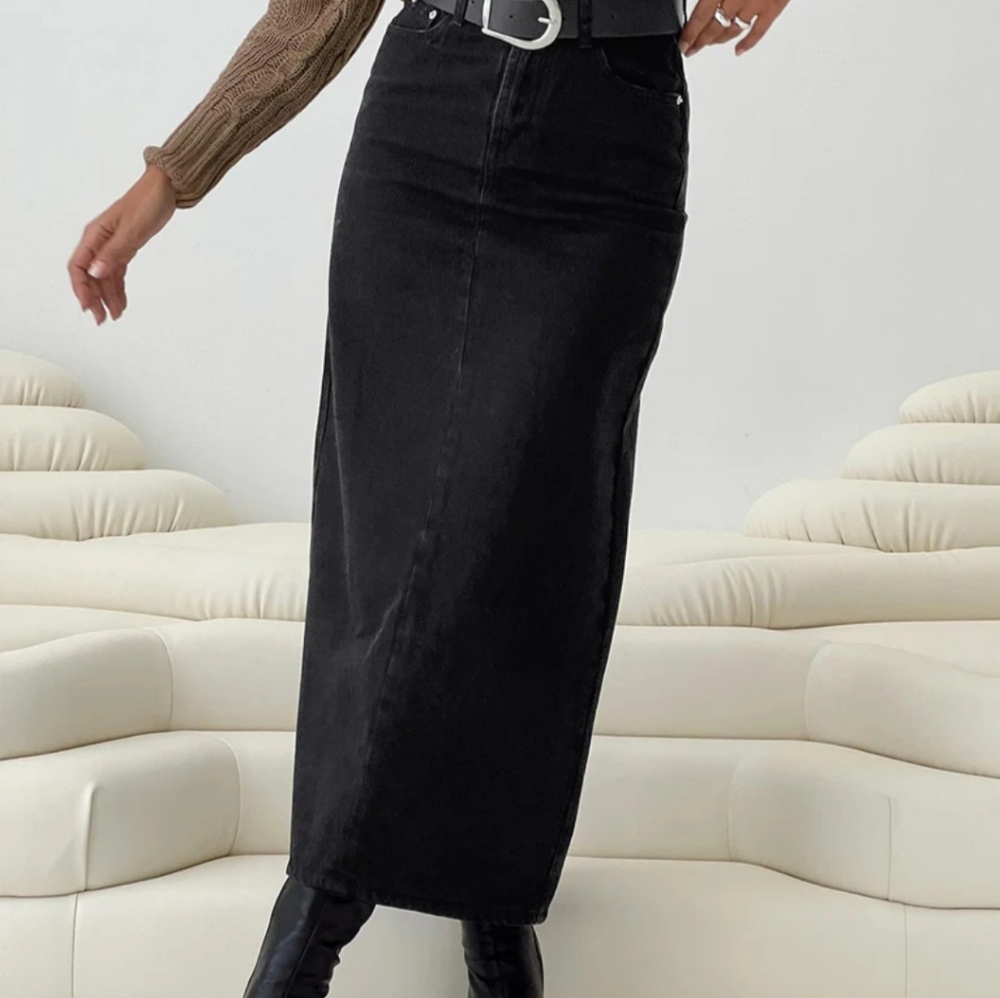 Classic Black Maxi Skirt - Sleek High-Waist Pencil Style